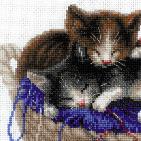 RIOLIS: Kittens In A Basket siuvinėjimo rinkinys iš RIOLIS Nr.: 1724 - HOBI.LT 🇱🇹