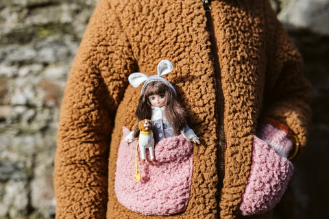 Lottie lėlė 18 cm „Pasivaikščiojimas parke“ su šuniuku, rudens drabužiai