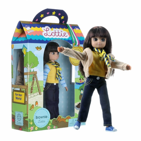 Lottie lėlė „Turistautoja“ – žygeivė lauko nuotykiams, su striuke, 18 cm, 3+