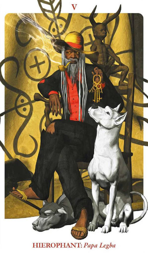 Tarot korta Hierophant Papa Legba — tamsaus vyro sėdėjimas su raktų kekė, ryškiai geltonu fonu ir baltu šunimi, detalesnis variantas