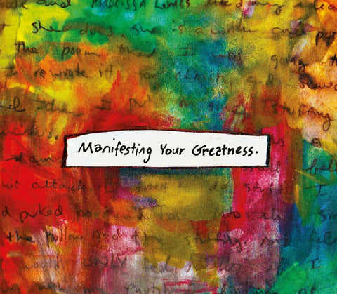 Plakatas Manifesting Your Greatness – ryškus daugiaspalvis abstraktus dizainas su baltu ranka rašytu užrašu centre, 30×30 cm
