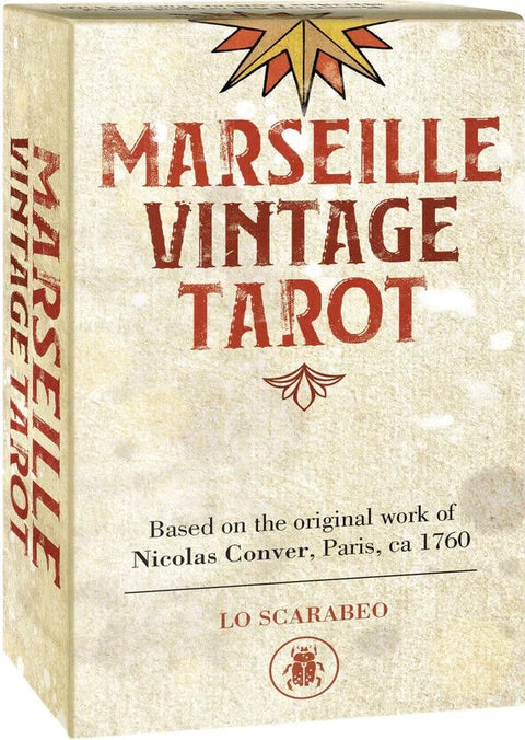 Marseilio tarot kortos Lo Scarabeo, smėlinės ir raudonos dėžutės priekinė pusė su nusidėvėjusiu retro dizainu ir logotipu