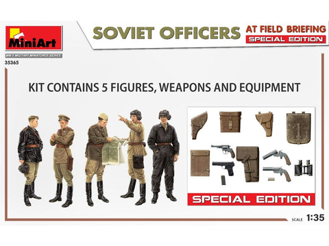 Miniart 1/35 Sovietų karininkai lauko instruktaže – plastikinis modelis
