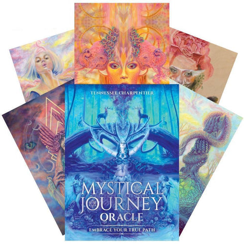 Orakulinės kortos Mystical Journey (Tennessee Charpentier) — mėlyna dėžutė ir fanuotos ryškios iliustruotos kortos, matomas priekinis viršelis