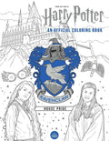 Harry Potter spalvinimo knyga Ravenclaw viršelis su mėlynu erelio herbu, Hogvartso panorama ir dviejų mokinių piešiniais, namų tematikos variantas