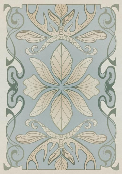 tapetai su Art Nouveau lapų ornamentu mėlyno fono ir kreminėmis detalėmis, simetriškas centrinis raštas