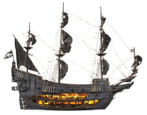 Laivas-legenda „Skrajojantis Olandas" 14010
