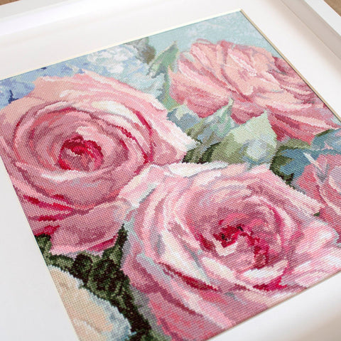 LetiStitch: Pale Pink Roses SLETI928 - siuvinėjimo kryželiu rinkinys - HOBI.LT 🇱🇹