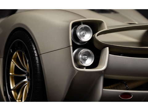 Pocher Pagani Utopia metalinis surenkamas automobilio modelis 1/8 HK120