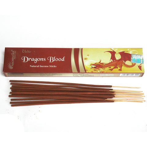 Smilkalai Dragon's Blood Aromatika, rudi ilgi lazdelės su mediniais koteliais prie ilgos pakuotės su drakonu