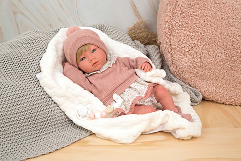 Reborn lėlė Arias 40 cm – rausvi rūbeliai, rankų darbo, realistiška