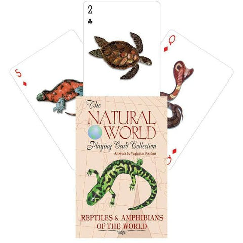 Prekės puslapyje — „The Natural World“ kortų dėžutė su žalio driežo iliustracija priekyje ir trimis pravertomis kortomis (vėžlys, gyvatė, varliagyvis), priekinis vaizdas
