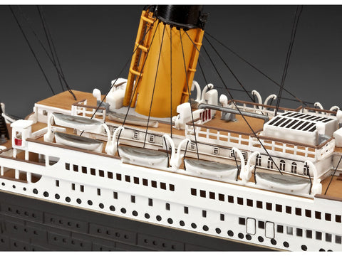 Revell Titanic 100 metų Special Edition dovanų rinkinys 1:400 su dažais