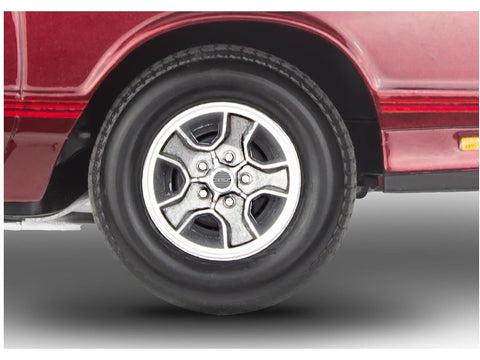 Revell Chevrolet Monte Carlo SS 1987 1:24 plastikinis surenkamas modelis
