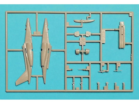 Revell Alpha Jet 50-mečio rinkinys (3 vnt.), 1:144 plastikinis modelis 03810
