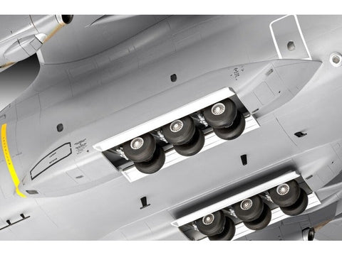 Revell Airbus A400M Atlas 1/72 plastikinis lėktuvo modelis