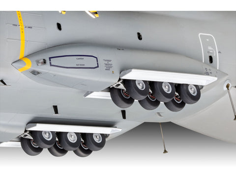 Revell Airbus A400M Atlas RAF 1/72 surenkamas lėktuvas (03822)