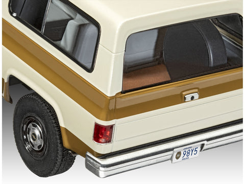Revell Stranger Things: Hopper 1985 Chevy K5 Blazer dovanų rinkinys 1:25