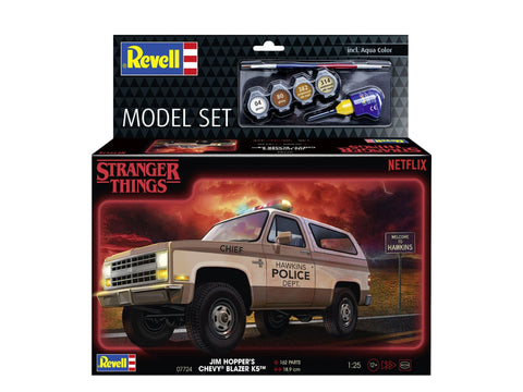Revell Stranger Things: Hopper 1985 Chevy K5 Blazer dovanų rinkinys 1:25