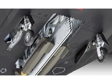 Revell Lockheed F-117A Nighthawk 1/72 plastikinis surinkimo modelis