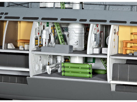 Revell Type XXI vokiečių povandeninis laivas 1/144 su interjeru