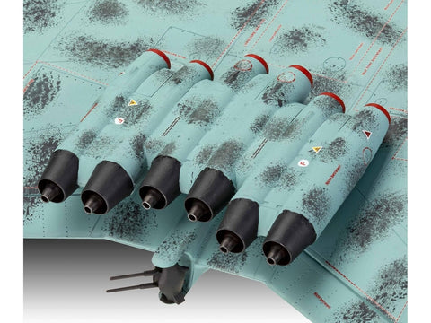 Revell Arado Ar E.555 P-Series 1/72 dovanų rinkinys su dažais, klijais, teptuku