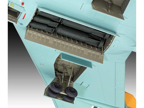 Revell Arado Ar E.555 P-Series 1/72 dovanų rinkinys su dažais, klijais, teptuku