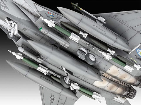 Revell F-15E Strike Eagle 1/72 dovanų rinkinys su dažais ir klijais