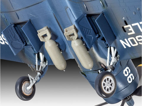 Revell F4U-4 Corsair 1/72 – plastikinis lėktuvo surinkimo rinkinys