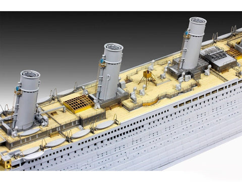 Revell R.M.S. Titanikas Platinum Edition plastikinis laivo modelis 1:400