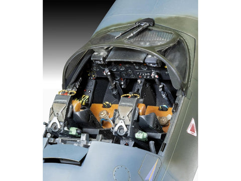 Revell Hawker Hunter T.7/T.7A surenkamas lėktuvo modelis 1/32 03786