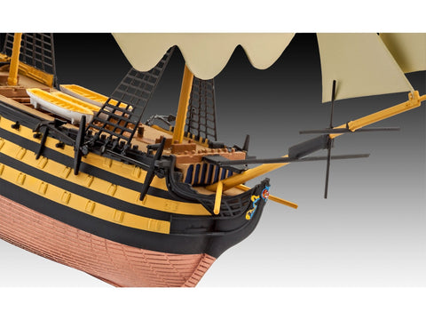 Revell HMS Victory 1/450 laivo modelio dovanų rinkinys su dažais ir klijais