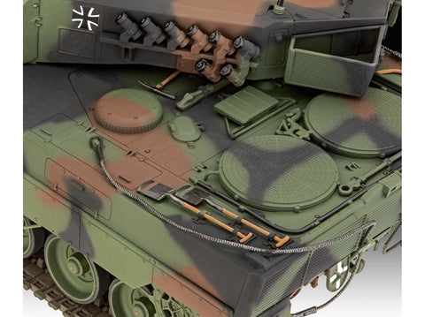 Revell Leopard 2 A6M+ 1/35 plastikinis tanko modelio rinkinys (03342)