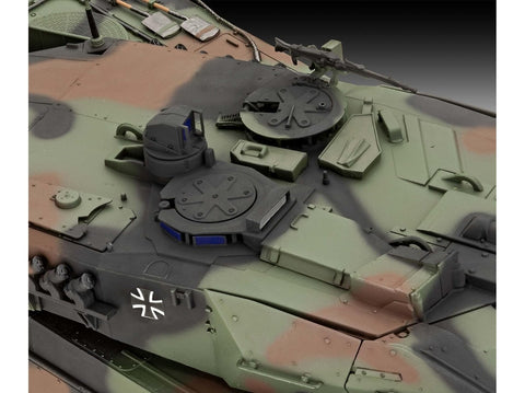 Revell Leopard 2 A6M+ 1/35 plastikinis tanko modelio rinkinys (03342)