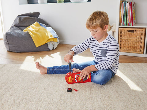 Revell Žaibas Makvynas Disney Cars, šviesos ir garsas, 1:20 surinkimo modelis