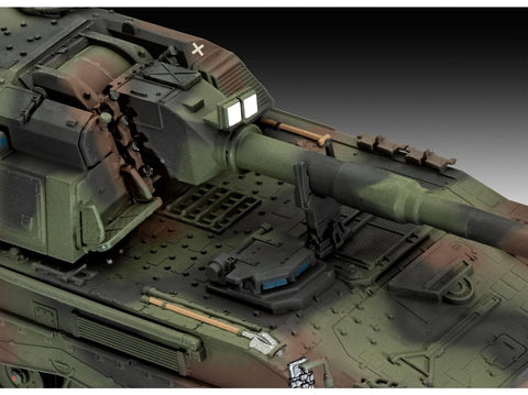 Revell Panzerhaubitze 2000 1/72 dovanų rinkinys su dažais ir klijais