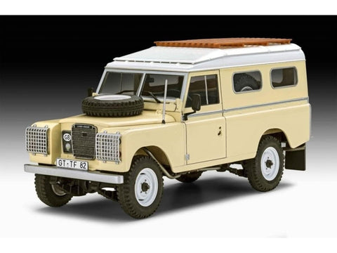 Revell Land Rover Series III 1:24 ilga ratų bazė, plastikinis rinkinys