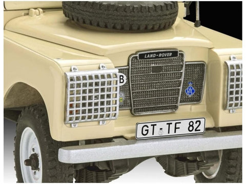 Revell Land Rover Series III 1:24 ilga ratų bazė, plastikinis rinkinys