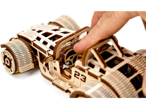Revell medinis konstruktorius Tiny Adventures Roadster 1/32, 105 detalių