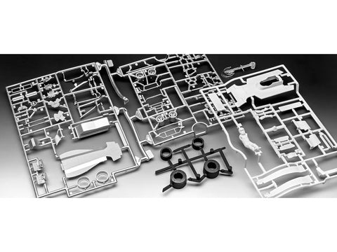 Revell Surtees TS16/03 1:32 surenkamo modelio dovanų rinkinys su dažais