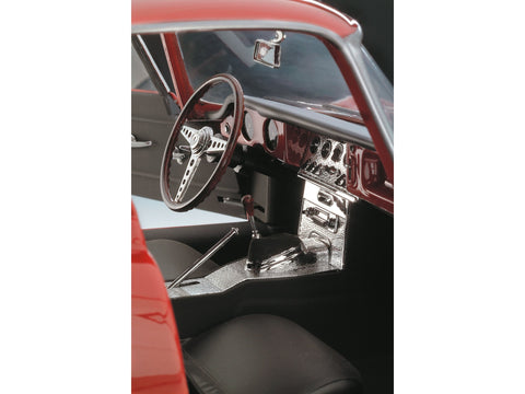 Jaguar E-Type 1/8 riboto leidimo plastikinis modelis su surinkimu
