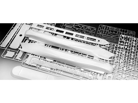 Revell Queen Mary 2 laivo modelis 1:700, plastikinis surinkamas, 49,4 cm