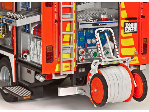 Revell Mercedes-Benz Atego LF20/16 1:24 gaisrinės sunkvežimio modelis