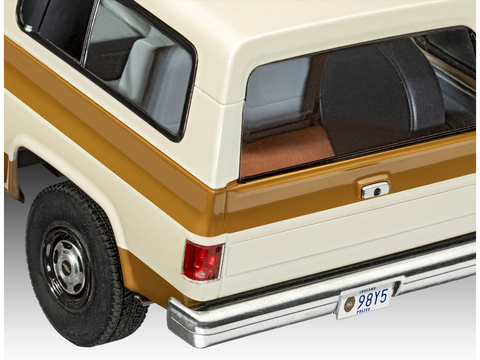 Revell Stranger Things Hopperio 1985 m. Chevy K5 Blazer 1/25 surinkimo rinkinys