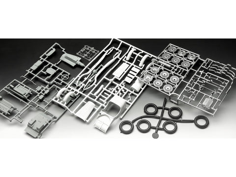 Revell Mercedes-Benz SSKL mastelis 1:32 plastikinis surinkimo rinkinys (07737)