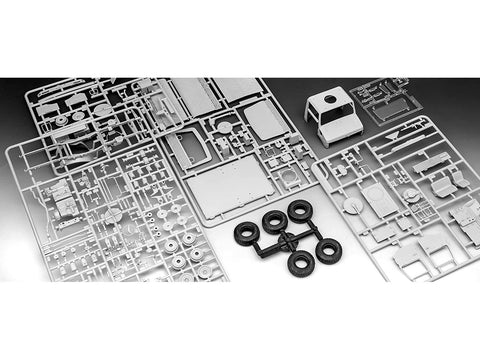 Revell Unimog 2t karinis sunkvežimis 1/35 plastikinis modelis