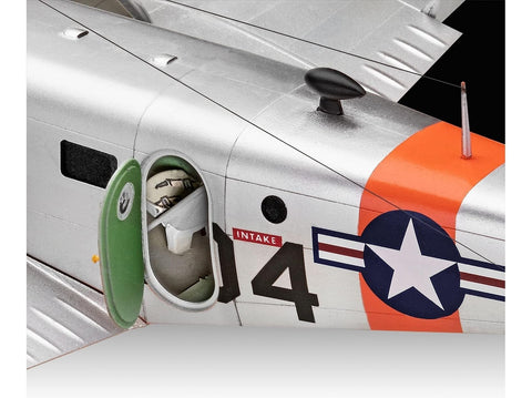 Revell Beechcraft 18 1/48 – plastikinis lėktuvo surinkimo rinkinys (03811)