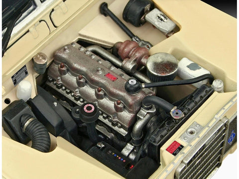 Revell Land Rover Series III LWB 1/24 plastikinis modelis – dovanų rinkinys