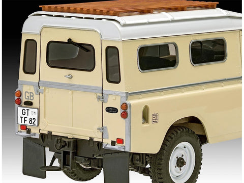 Revell Land Rover Series III LWB 1/24 plastikinis modelis – dovanų rinkinys