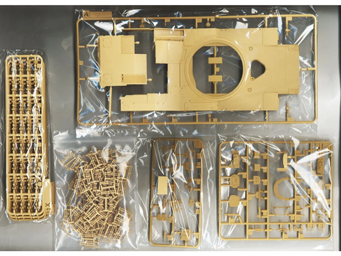 Rye Field Model M1A1 Abrams Ukrainos atnaujinta versija 1/35, darbiniai vikšrai